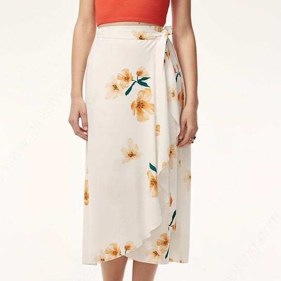Aritzia summer white floral wrap skirt - Picture 4 of 10